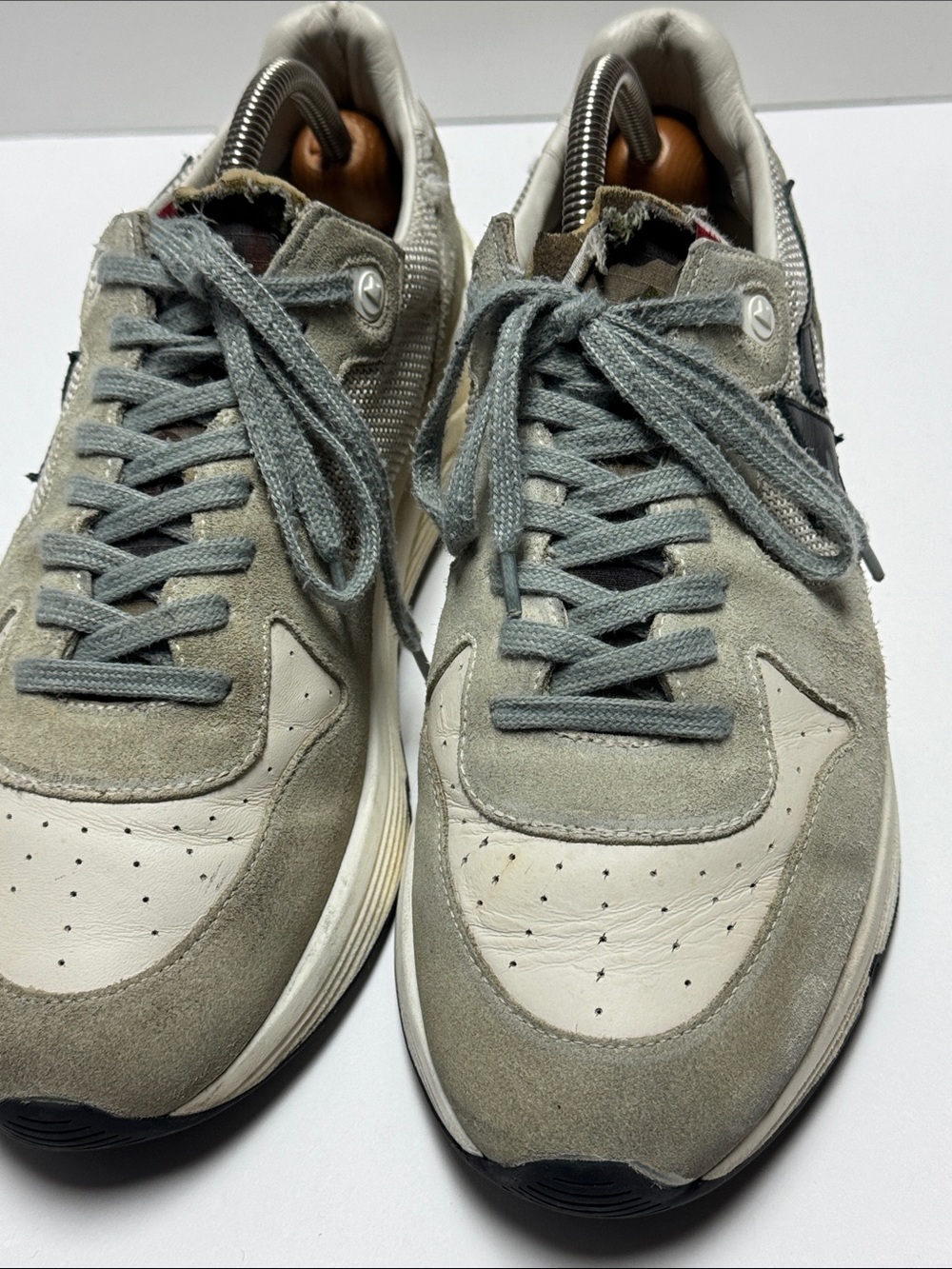 Golden Goose Men’s Running Star Sneakers - Picture 2 of 10